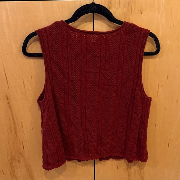 Old Navy Women's Sleeveless Crochet Tie-Front Top - Picture 3 of 4